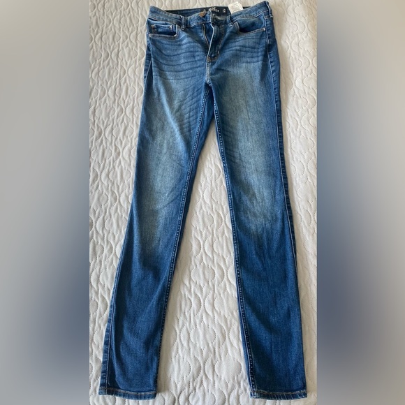 Hollister Jeans (2) - Picture 8 of 9